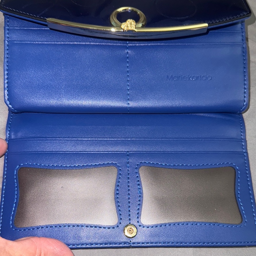 Marlekarida Elegant Blue Wallet with Gold Accent - Picture 6 of 15